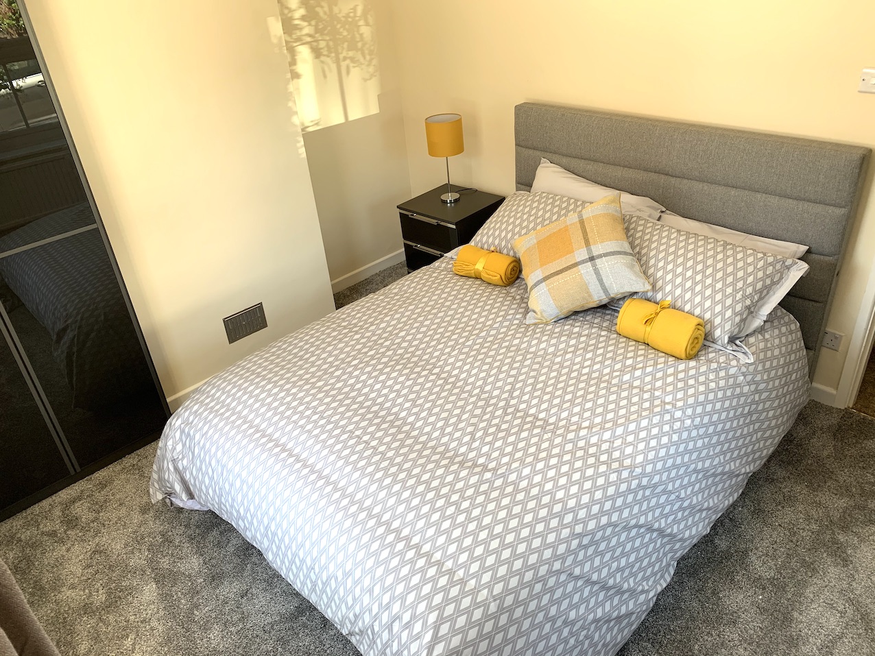 Ground floor bedroom 2, Apple Cottage, The Custards, Lyndhurst