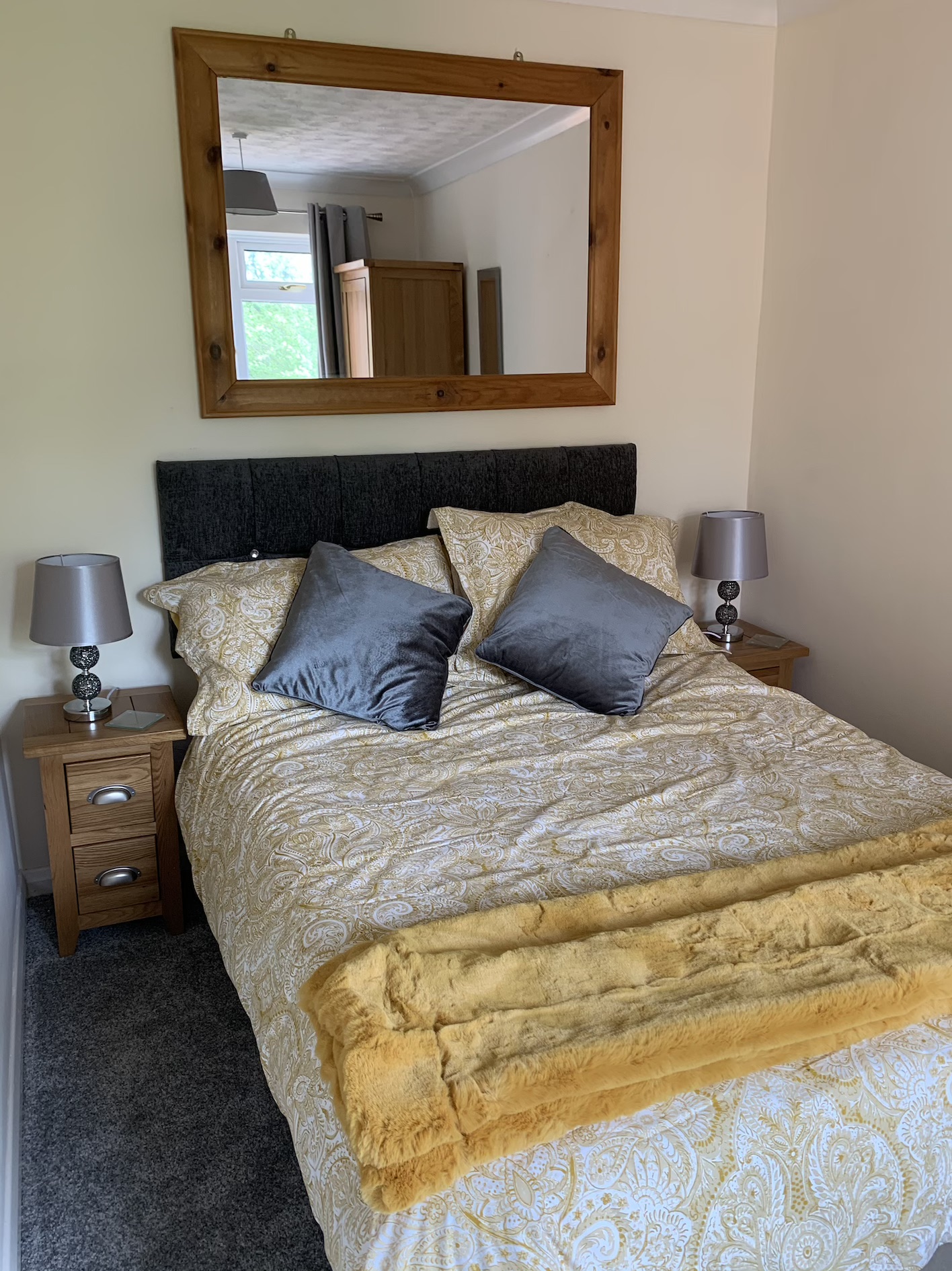 Ground floor bedroom 2, Apple Cottage, The Custards, Lyndhurst